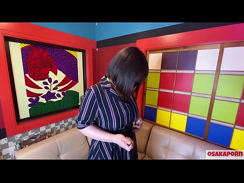 ❤️ Cutie Japanese pẹlu awọn omu nla ṣe baraenisere pẹlu awọn nkan isere ibalopọ ati pe o ni orgasm kan. O sọrọ ninu ifọrọwanilẹnuwo kan nipa iriri onibaje rẹ. Awọn ori omu nla ati obo ti o ni irun ti n kerora. Osaka onihoho ❤ Iwa onihoho furo ️❤