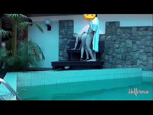 ❤️ Oga pe iranṣẹbinrin si awọn pool, sugbon ko le koju kan gbona ❤ Iwa onihoho furo ️❤